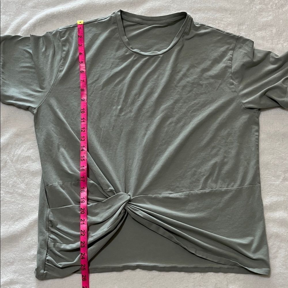 LULULEMON 
Twist-Front Oversized T-Shirt - Jade Grey - Picture 10 of 10